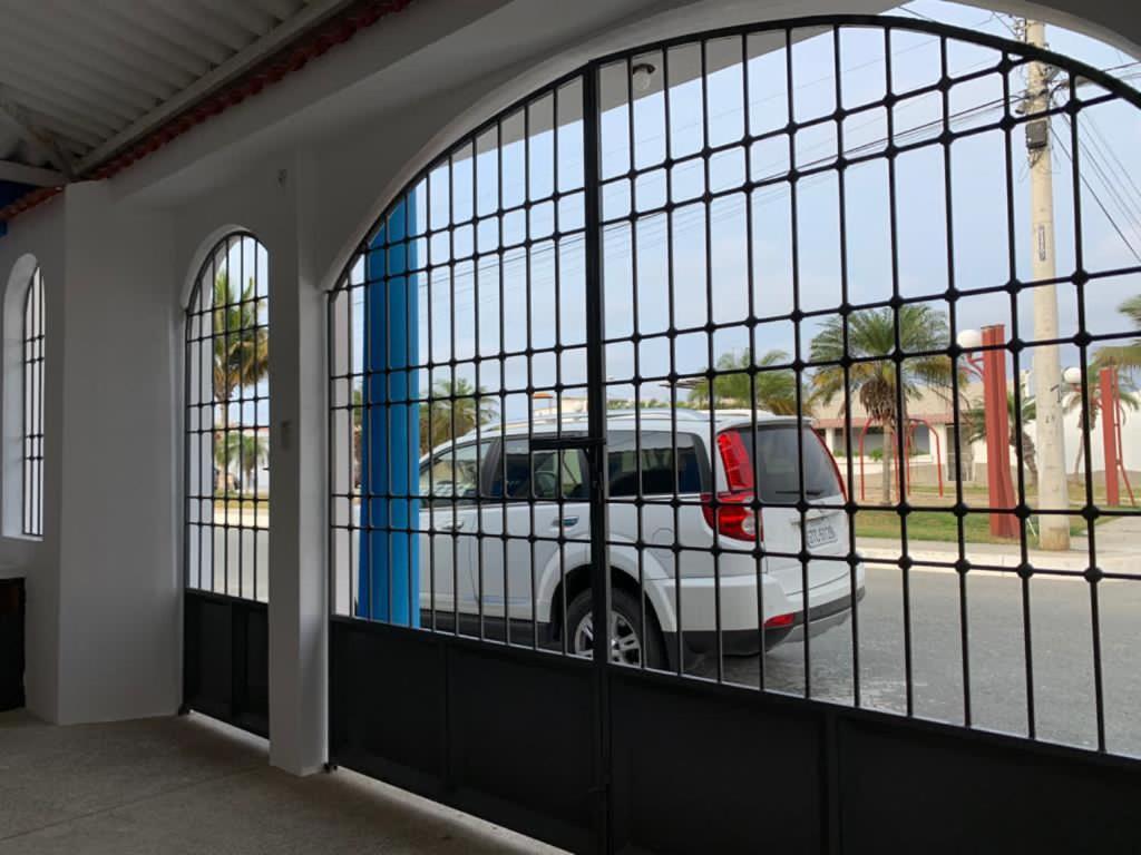 Beach House In Punta Carnero Salinas / Casa 외부 사진